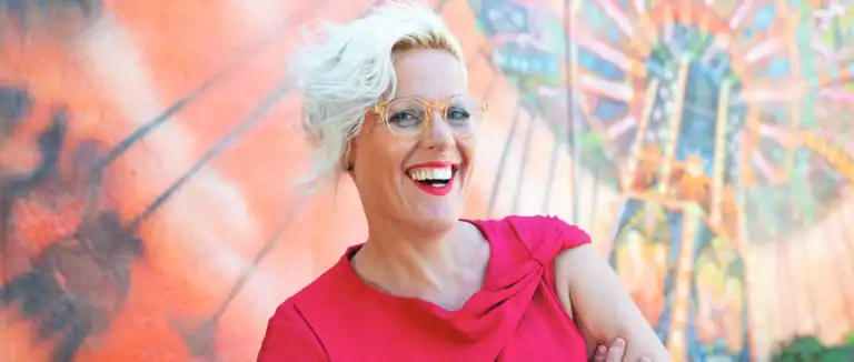 Woman business leader building trust and visibility on LinkedIn